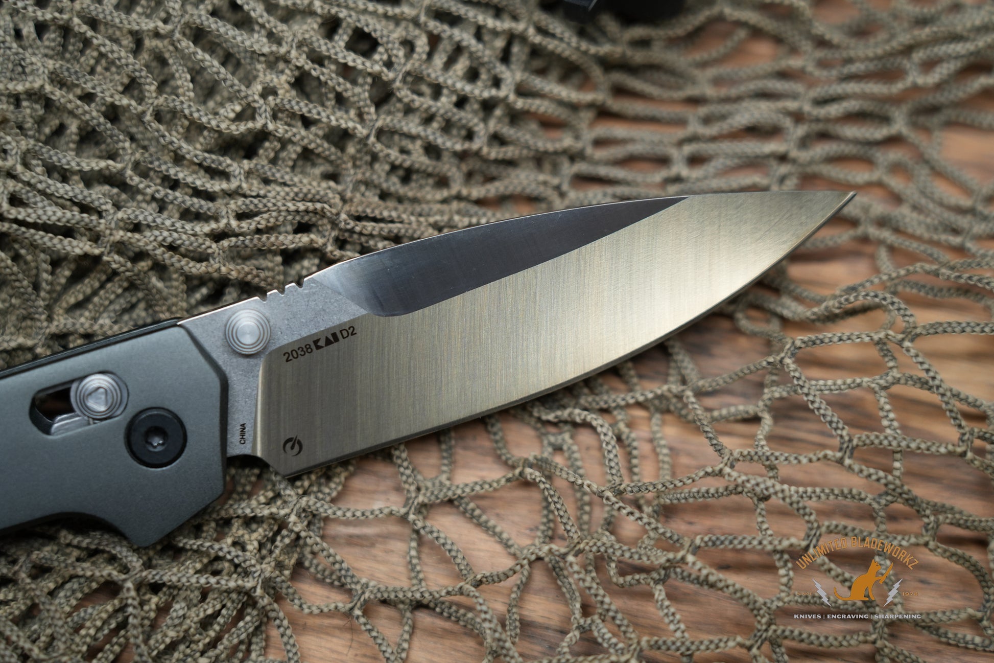 Kershaw Knives: Iridium - Gray Anodized Aluminum - D2 Tool Steel