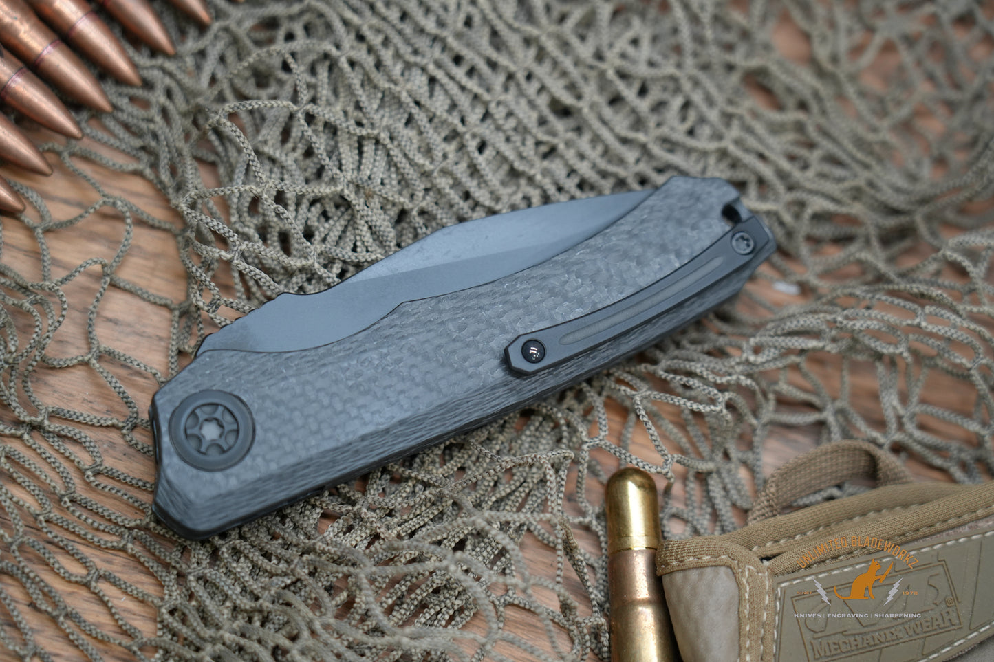 HERETIC KNIVES WRAITH AUTO DISTRESSED DLC FULL CARBON FIBER