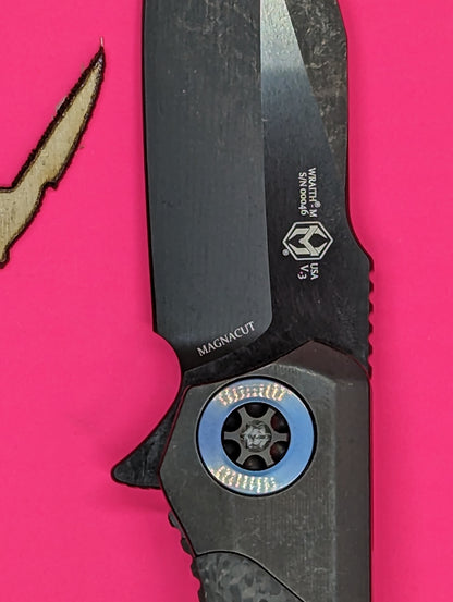 HERETIC KNIVES WRAITH FLIPPER DISTRESSED DLC Ti/ CARBON FIBER