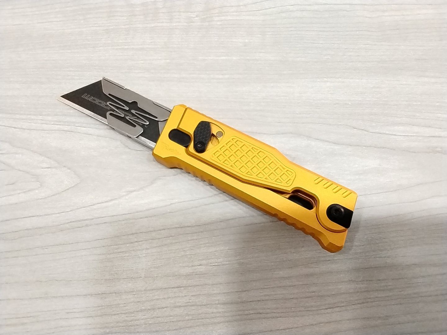 Reate EXO-U Yellow Aluminum Diamond Pattern Scales