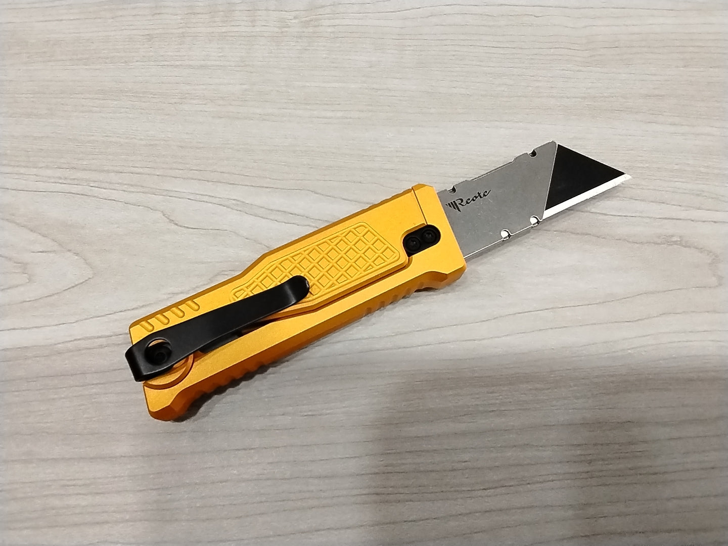 Reate EXO-U Yellow Aluminum Diamond Pattern Scales