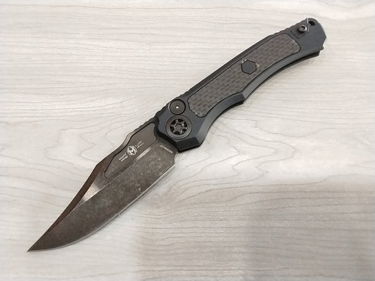 Heretic Wraith Auto V4 - Bowie Edge- Black Handle- Glo Carbon Fiber Inlay- Black DLC Blade- Tritium Button Inlay H002-6A-GLO/CF