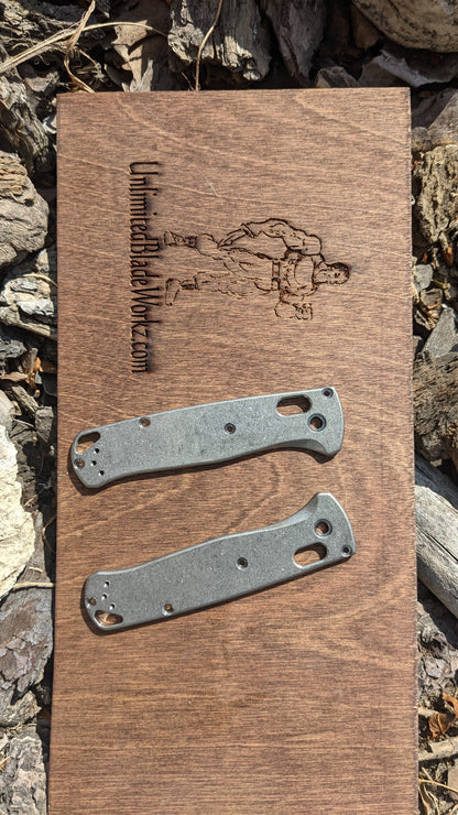 Titanium Benchmade Bugout Scales full size 535 Ambidextrous